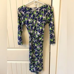 Peter Nygard Form Fitting Dress, Semi Wrap. Business Casual Petite S